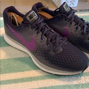 Nike Zoom Pegasus size 9.5 woman’s